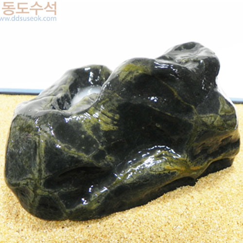 호수경석