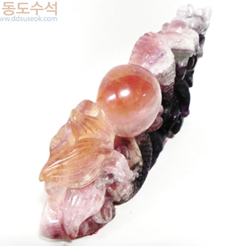 용조갹형석