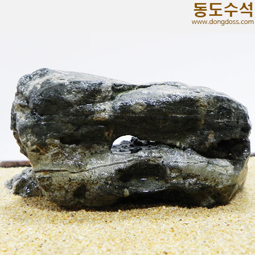 괴석관통바위