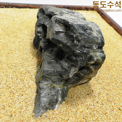 괴석관통바위